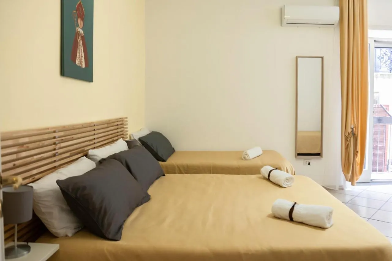 Hotel Via Mancini 12 Napoli Affittacamere